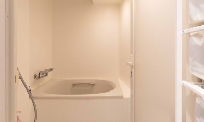 ルーム江原町～外の部屋を中につくったリノベーション～ (浴室)