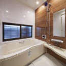 自由で快適な新時代の2世帯住宅の写真 浴室