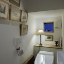 松庵の二世帯住宅の写真 階段下のトイレ