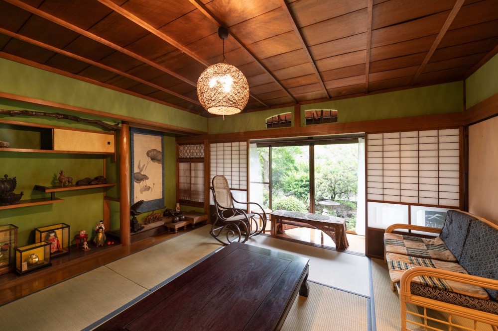 残して活かすリフォームで、築80年の日本家屋を和洋・新旧のミックス感を楽しむ家に (和室)