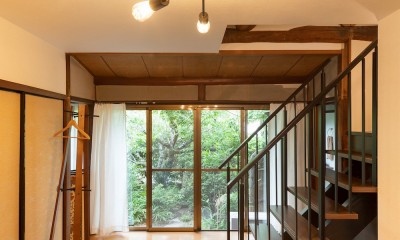 残して活かすリフォームで、築80年の日本家屋を和洋・新旧のミックス感を楽しむ家に (縁側)