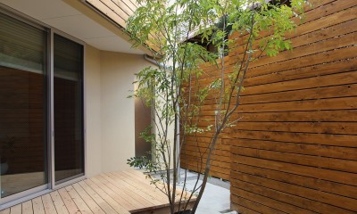 紫竹　中庭とビルトインガレージのある家 (中庭)