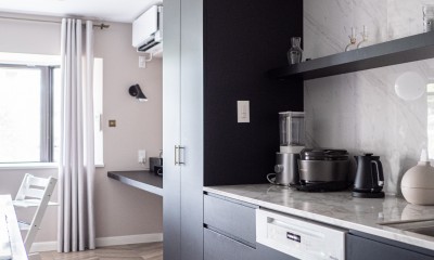 オリジナルキッチン｜クラシックとモダンが合わさる大人のマンションリノベーション