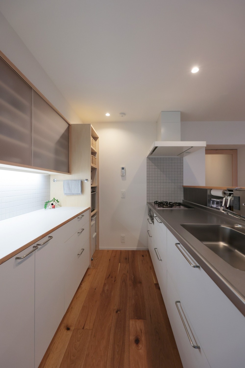 箕面のマンションリフォーム／温熱環境にこだわり、きめ細かにつくり込む (キッチン)