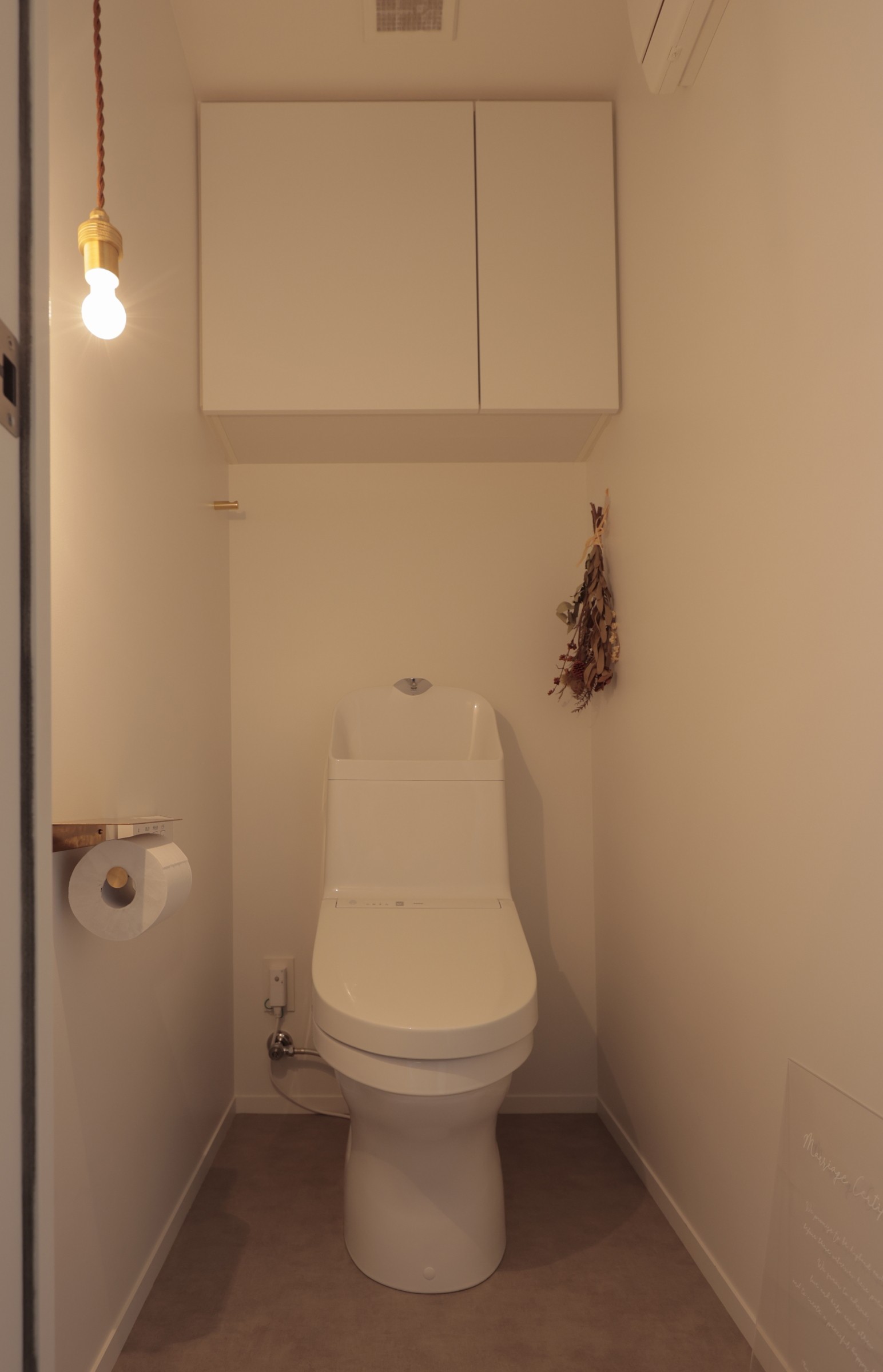 バス/トイレ事例：トイレ（朝霧のマンションリフォーム／一枚の壁で生まれる多様なスペース）