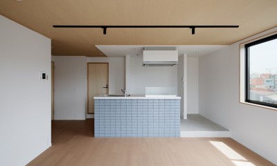 白楽PJ -新築木造3F建 複合建築- (キッチン)