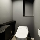 モダンでカジュアルすぎない大人なリノベの写真 トイレ
