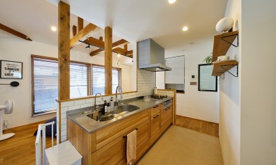 すっきり収納を造作したキッチン｜「コンパクトな空間」を遊んで活かす戸建てリノベーション