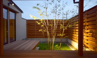 矢尾の家　House In Yabi (中庭)