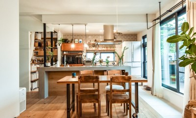 幸せな実家2世帯住宅リノベーション (ダイニングテーブルとアイランドキッチン)