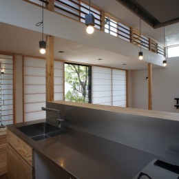 Kamakura130 / 中庭型の鎌倉の住宅 (キッチン)