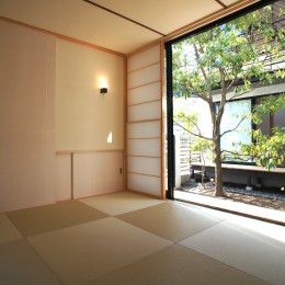 Kamakura130 / 中庭型の鎌倉の住宅 (和室)