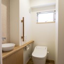 【神楽坂の住宅】古いＲＣ造戸建て住宅のリノベーション。家事をしやすく、暮らしやすい住まいにの写真 トイレ