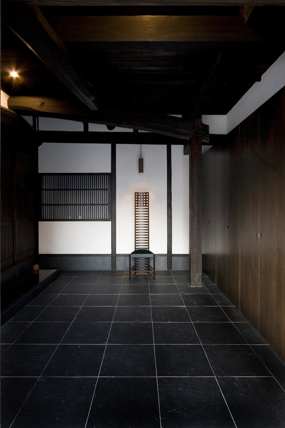 玄関事例：玄関ホール（Re：150年　江戸末期の住宅を耐震改修を施してフルリノベーションする。）