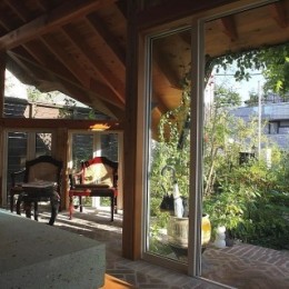 世田谷のコッテイジ、趣味のガーデニングの小さな住まいから多世代住宅へのリノベーション (玄関ホール土間)