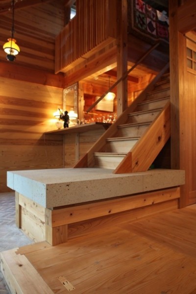 階段 (世田谷のコッテイジ、趣味のガーデニングの小さな住まいから多世代住宅へのリノベーション)