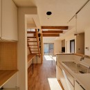 テレワークスペースのある自然素材のZEH住宅　埼玉県所沢市の写真 キッチン