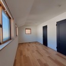 テレワークスペースのある自然素材のZEH住宅　埼玉県所沢市の写真 ２階フリースペース