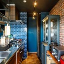 青に魅せられたBrooklyn Houseの写真 キッチン・パントリー