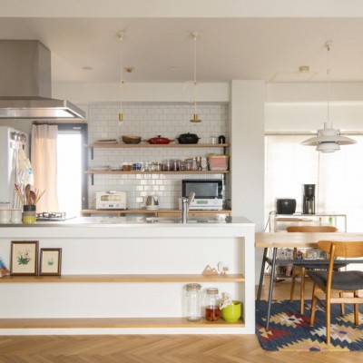 キッチン (decor～傾斜天井が演出するシンプルで豊かな住まい～)