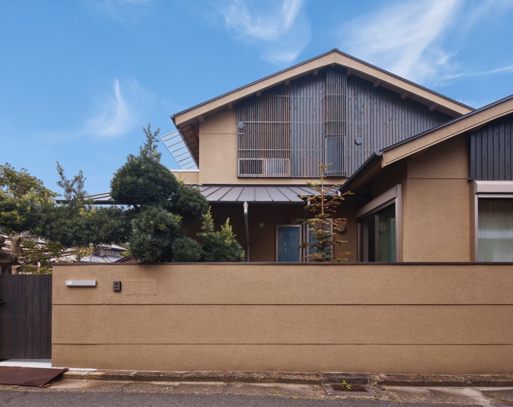奈良　東大寺の家　～二世帯住宅のフルリノベーション～ (外観)