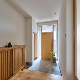 奈良　東大寺の家　～二世帯住宅のフルリノベーション～ (玄関)