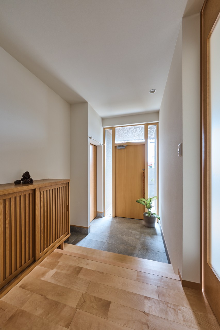 玄関事例：玄関（奈良　東大寺の家　～二世帯住宅のフルリノベーション～）