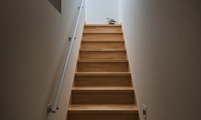 奈良　東大寺の家　～二世帯住宅のフルリノベーション～ (階段)