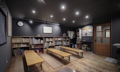 書道教室の我が家がもっと皆に愛される空間にリノベーション (木造の小学校をイメージさせる、ほっとする教室)