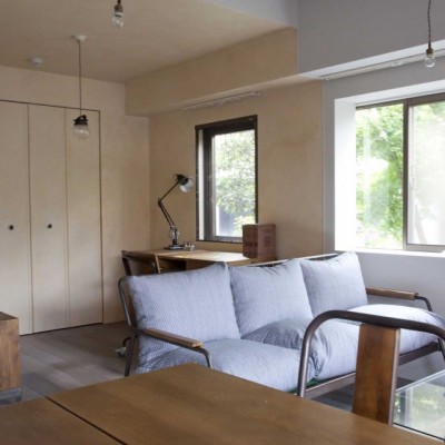 リビング (ZARAZARA House～壁・床・家具それぞれの素材を楽しむ、質感の高い空間～)