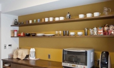 キッチン｜decoboco～メゾネットタイプのマンションリノベーション。凸凹（デコボコ）壁収納で魅せるデザインに。～