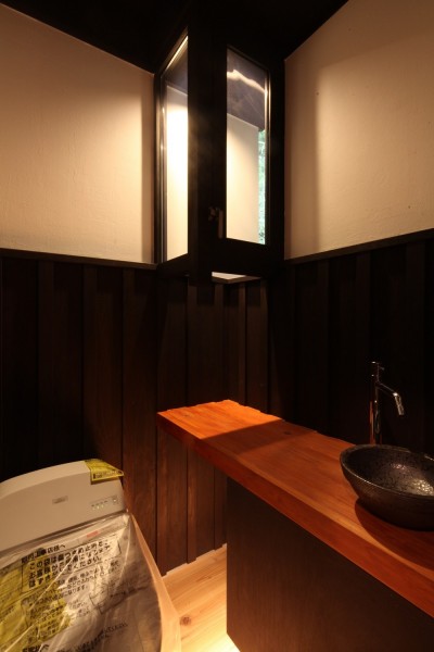 トイレ (東京町田Ｓ邸～四神相応の地に建てる～)