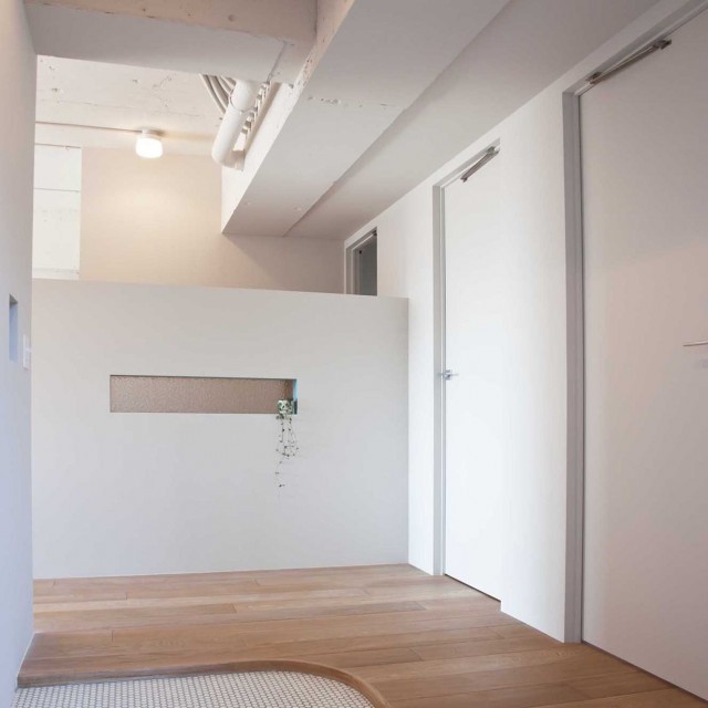 玄関事例：玄関（yururi～ゆるりとした時間が流れる住まい。白と木目に囲まれたシンプル＆クリーンな空間に。～）