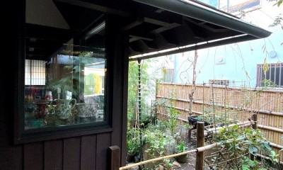 世田谷のコッテイジ、趣味のガーデニングの小さな住まいから多世代住宅へのリノベーション (玄関先の結界)