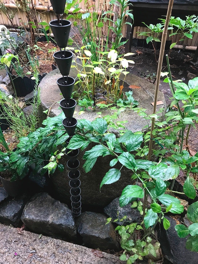 アウトドア事例：庭園の手水鉢（世田谷のコッテイジ、趣味のガーデニングの小さな住まいから多世代住宅へのリノベーション）