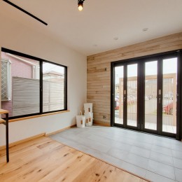 木造戸建て住宅インダストリアルリノベーション－土間スペースのある家 (土間リビング)