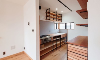 キッチン｜木造戸建て住宅インダストリアルリノベーション－土間スペースのある家