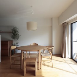 桃山台のマンションリフォーム／個室は控えめに、家族の居場所は最大限に (ダイニング)