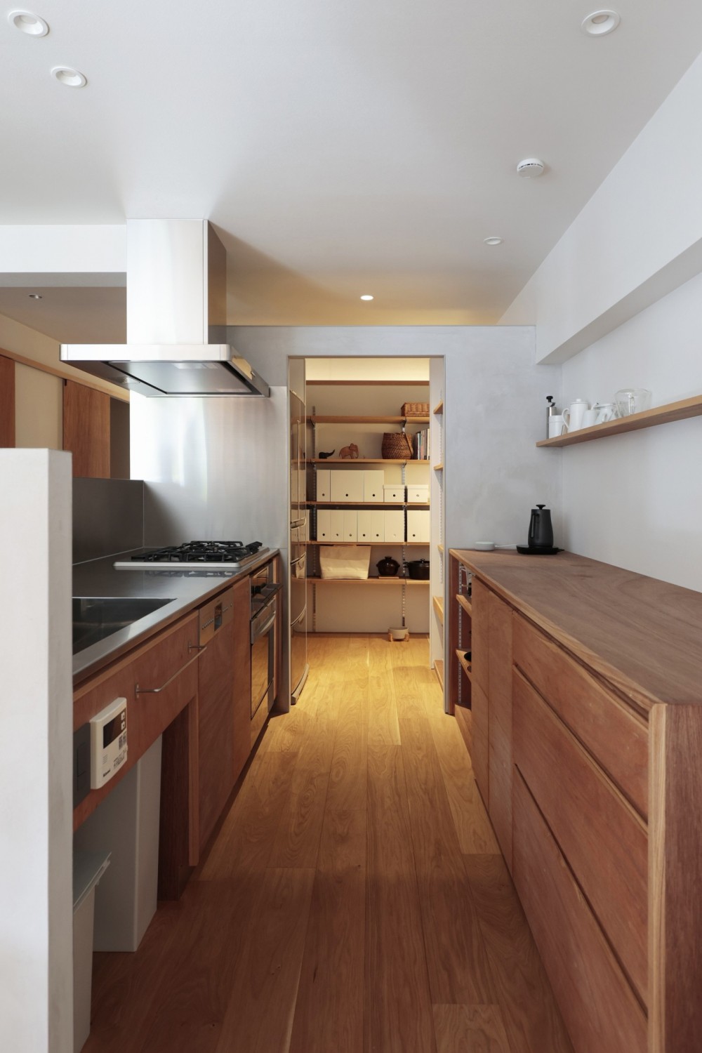 桃山台のマンションリフォーム／個室は控えめに、家族の居場所は最大限に (キッチン)