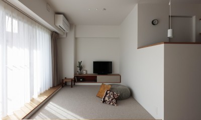 桃山台のマンションリフォーム／個室は控えめに、家族の居場所は最大限に (リビング)