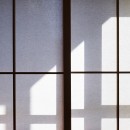 湘南平塚の家〜窓辺を豊かな居場所に変えた賃貸用のリノベーション〜の写真 麻素材を張り込んだ障子