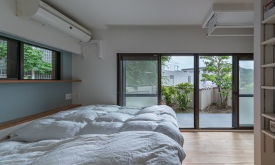 凹凸の多い間取り/庭付きマンションのポテンシャルを引き出すフルリノベーション (気持ちの良い寝室)