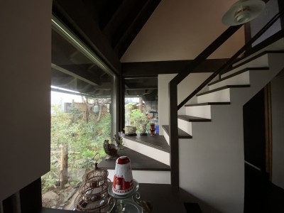 階段室 (世田谷のコッテイジ、趣味のガーデニングの小さな住まいから多世代住宅へのリノベーション)