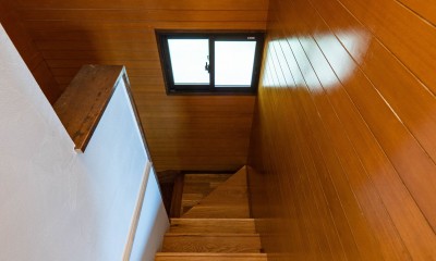 階段｜overstory　既存住宅のポテンシャルを引き出す縁の下のリノベーション