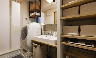 洗面の収納スペース｜大容量の収納スペースを確保したご夫婦2人の新しい住まい