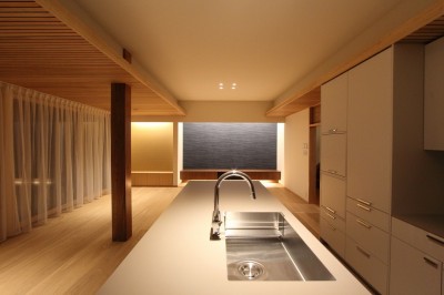 オープンキッチン (茅ヶ崎の家　『日本家屋の戸建てリノベーション』)