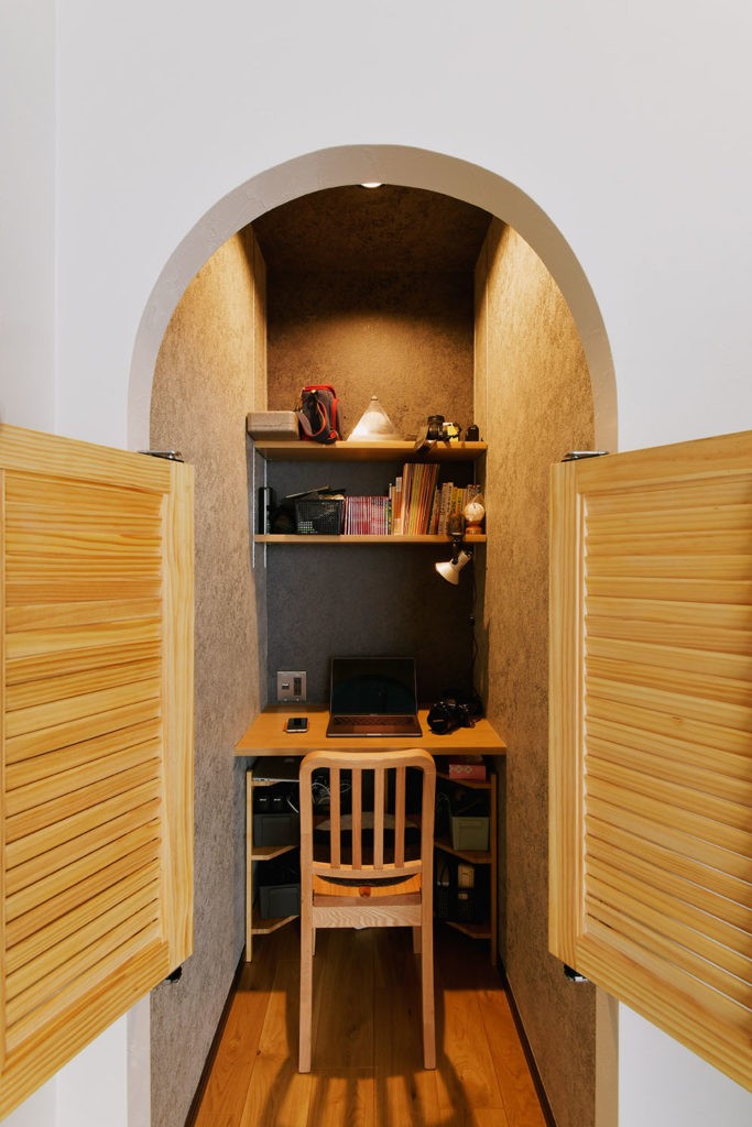 書斎事例：無限大の1畳（便利で多機能な玄関です）