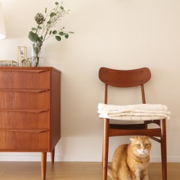 アンティーク家具が似合うLD (ワークスペースと収納の充実でお家時間の過ごしやすさを向上！)