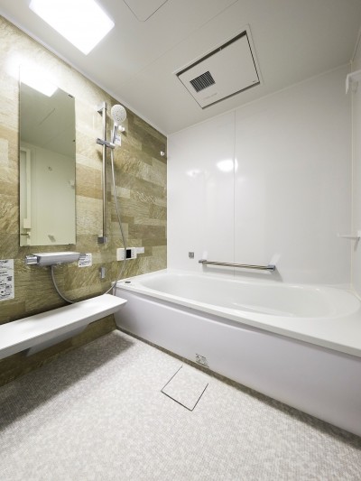 浴室 (絶妙なバランスの間接照明でゆっくりと寛げる住空間)
