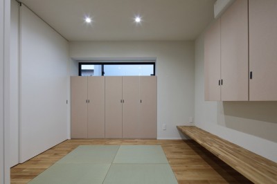 畳スペース (K1+K2　一体感のあるデザインの別棟二世帯住宅)